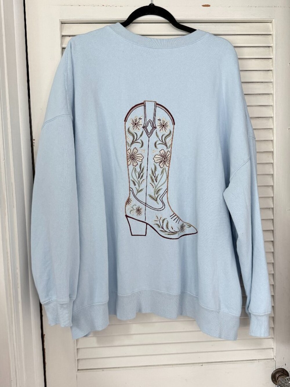 Wild Fable Target Blue Sweatshirt Boot Embroidered Design Size XXL
